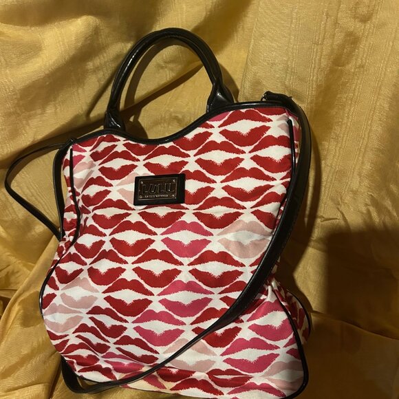 LuLu  lips bag - Picture 1 of 9